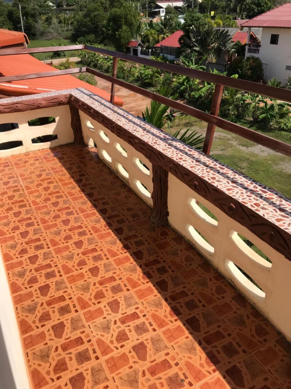 Lanta School Beach Resort Koh Lanta Exterior photo